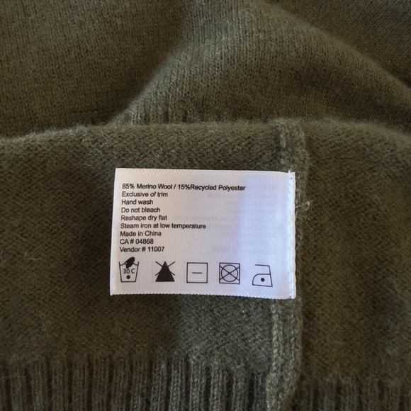 Merino Wool Sweater with Elbow Pads MEC Preppy Olive Green Academia - Small - Picture 7 of 9